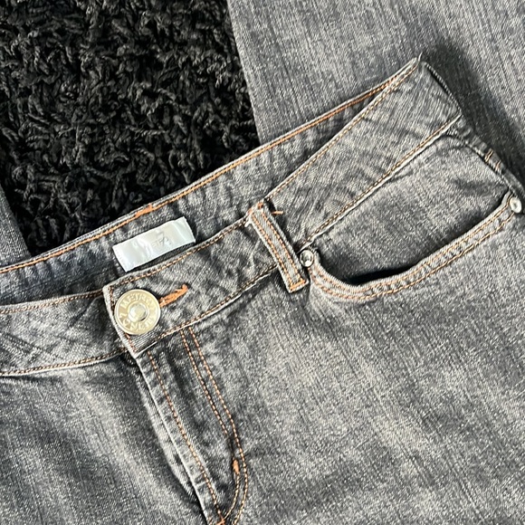 Metro 7 | Straight Leg Jeans - Picture 2 of 4